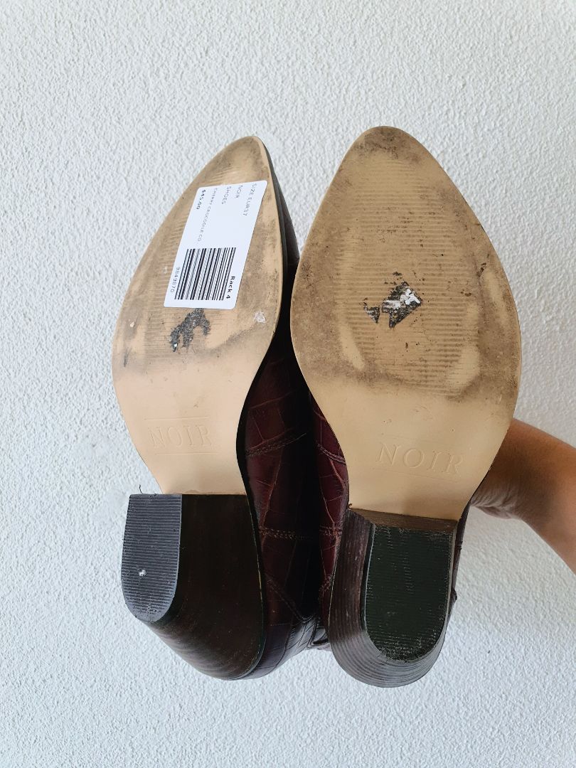 Noir Shoes EUR37