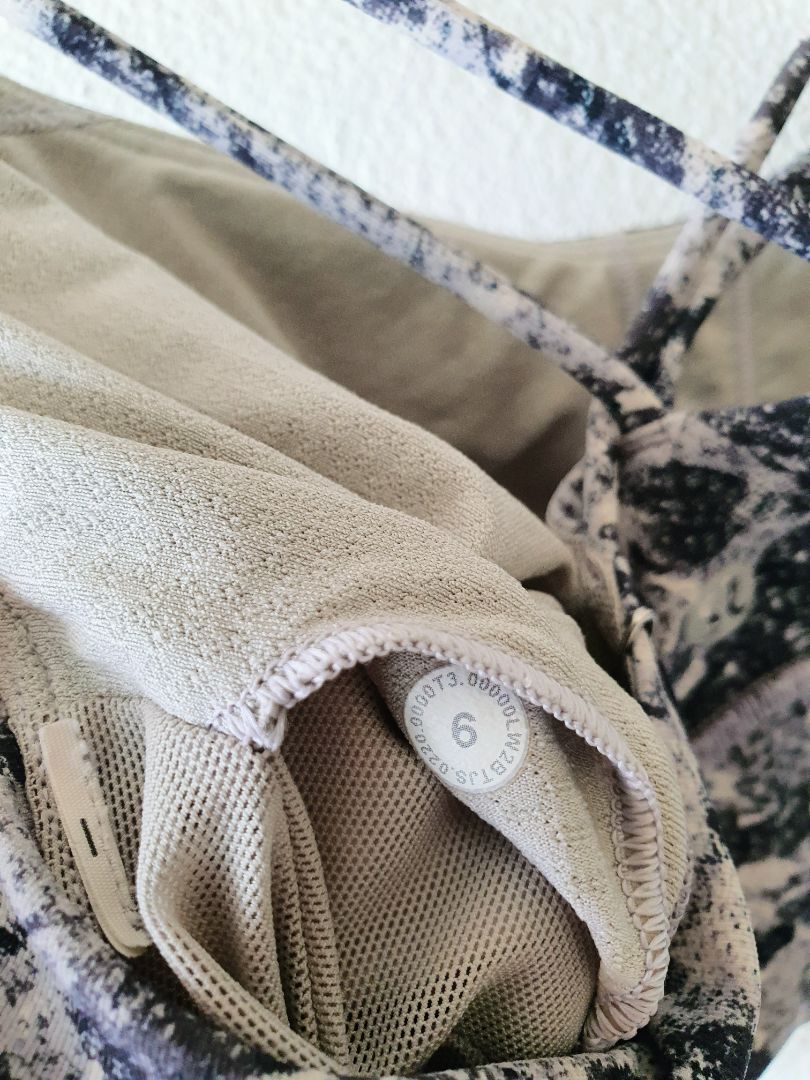 Lululemon top US6