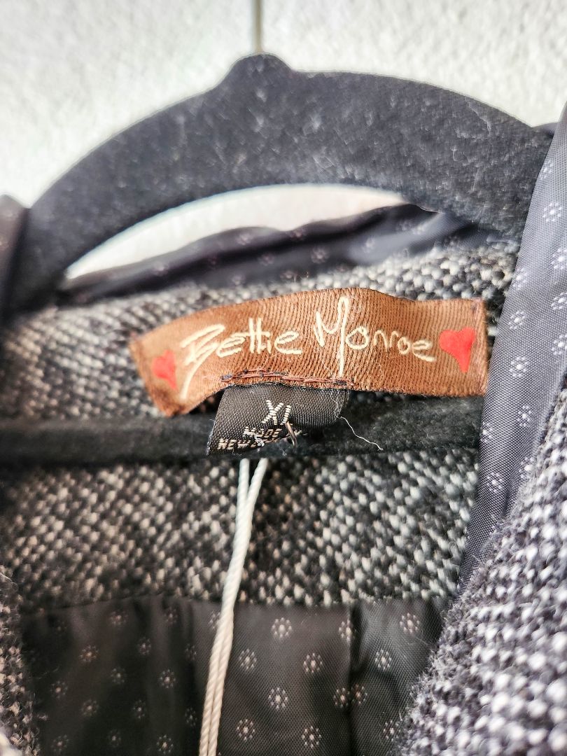 Betty Munroe Jacket XL