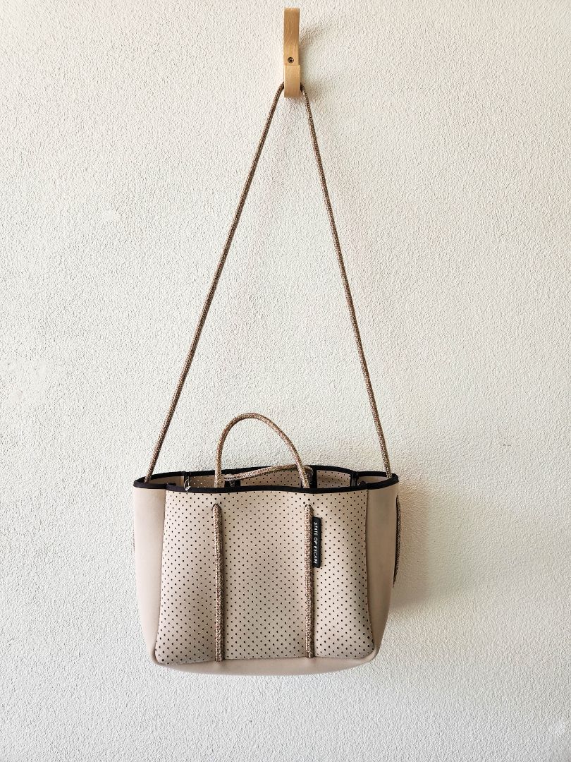 STATE OF ESCAPE Bag OS