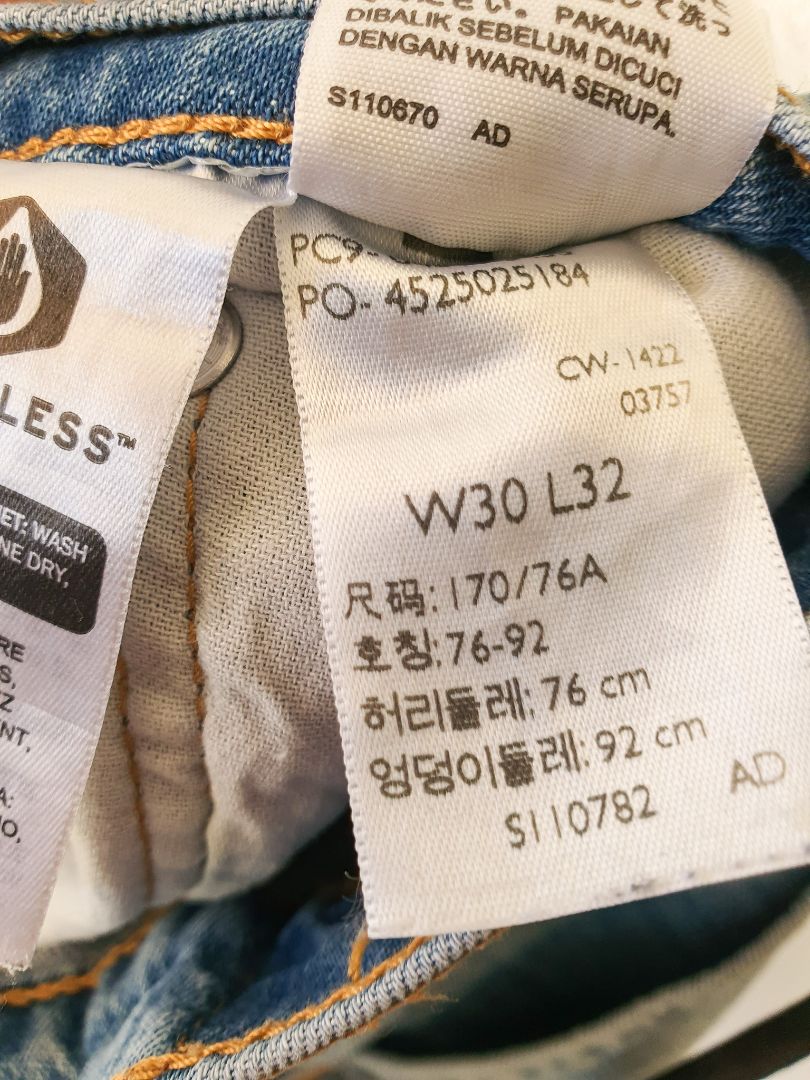 Levis Jeans 30