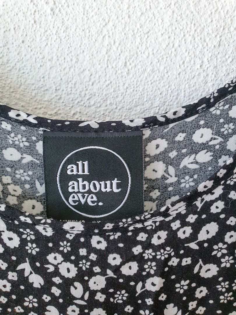 All About Eve Dress M