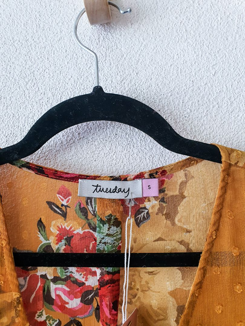 Tuesday top S
