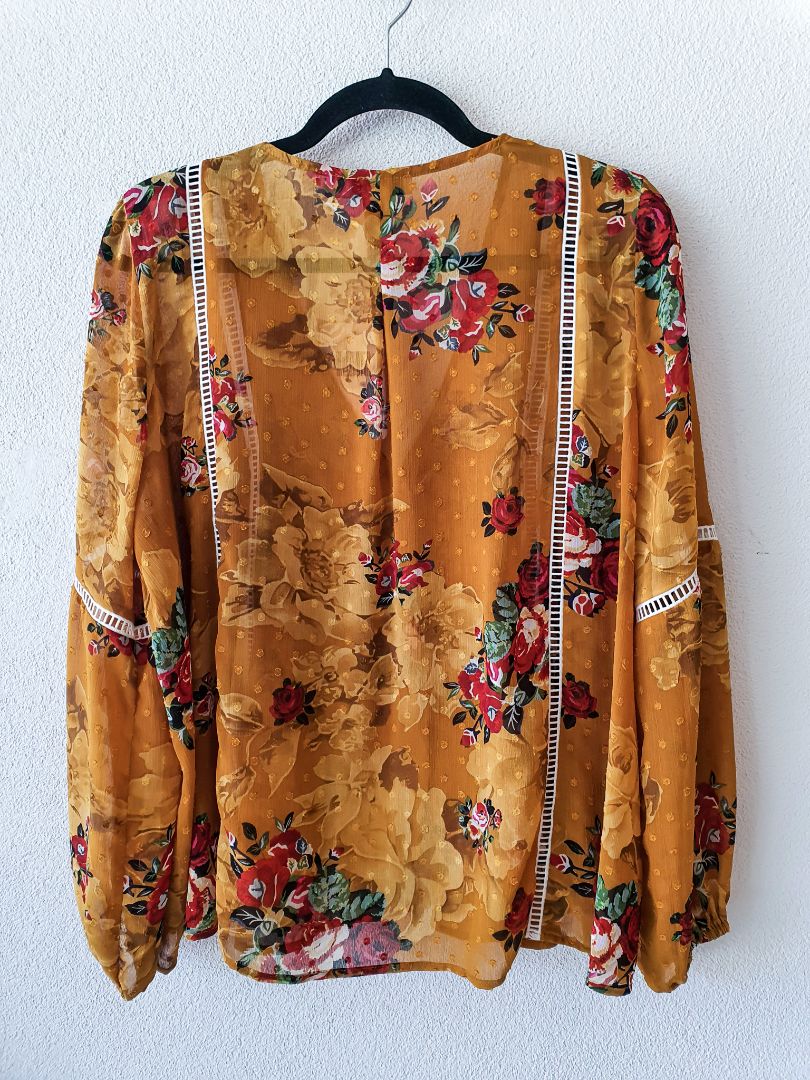 Tuesday top S