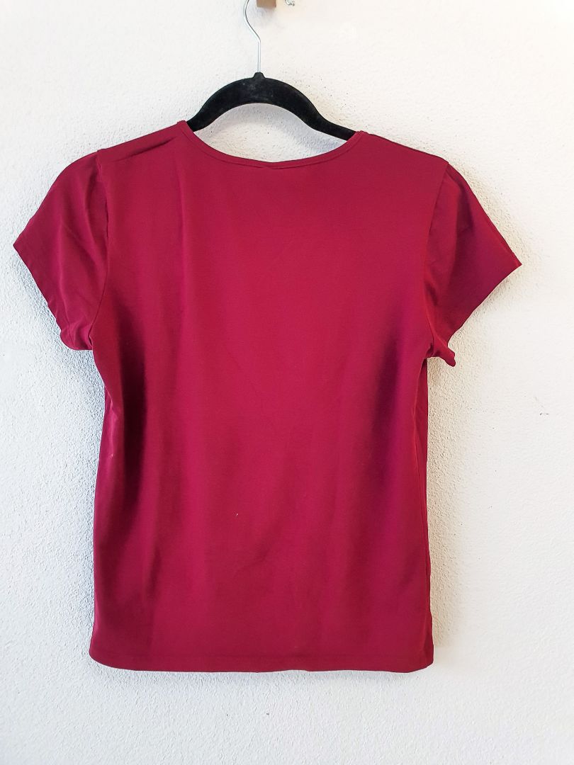 Red embroidered shirt top M