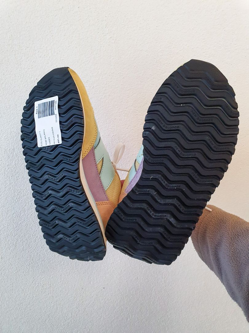 New Balance Shoes EUR37.5
