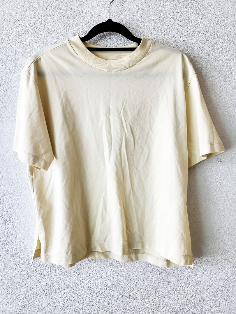 Uniqlo top L