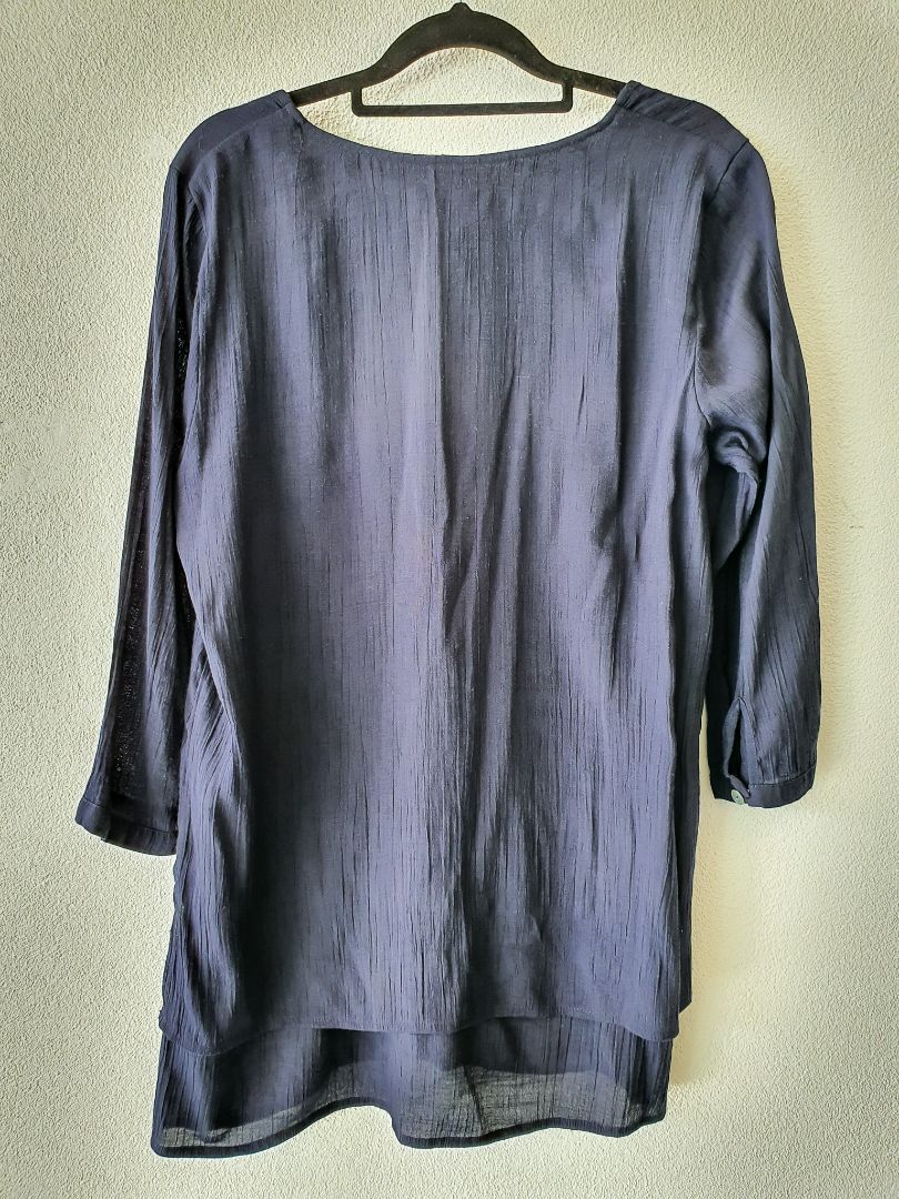 Ella J top M