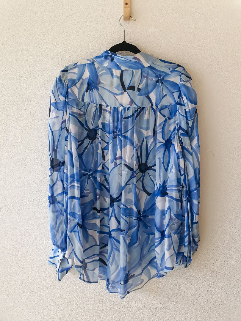 Whitchery top M