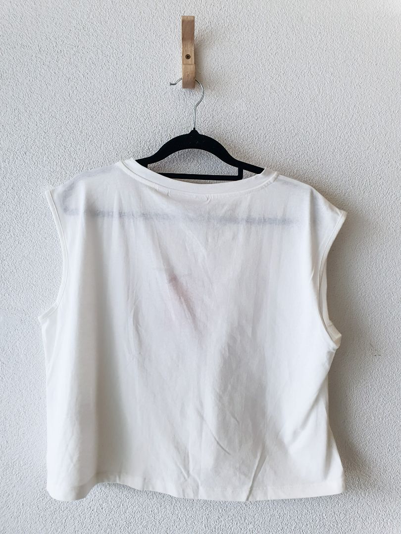 Kendall/Kylie top L