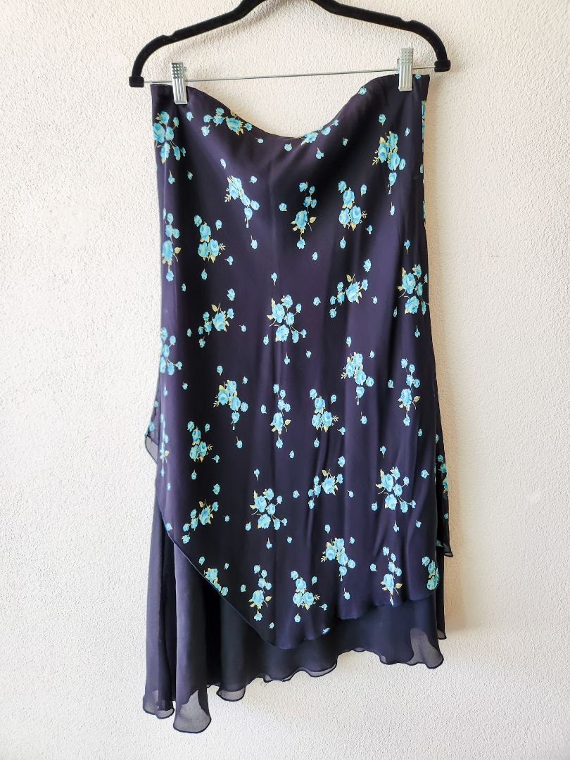 Jacqui E Skirt L