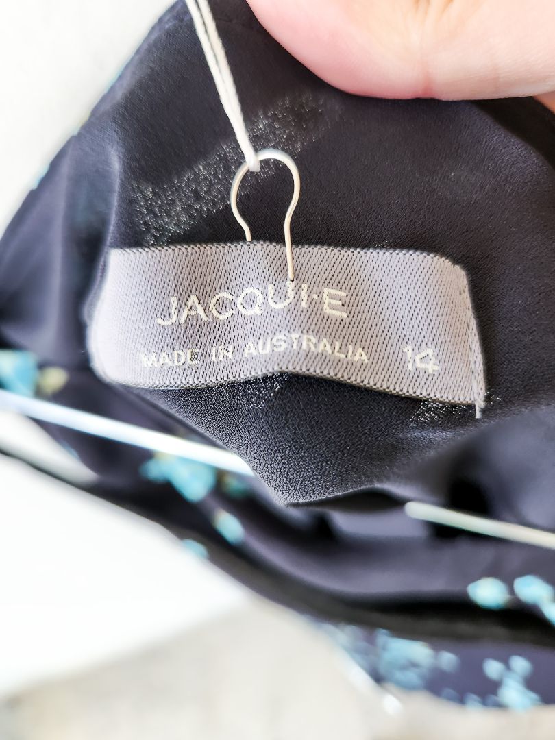 Jacqui E Skirt L