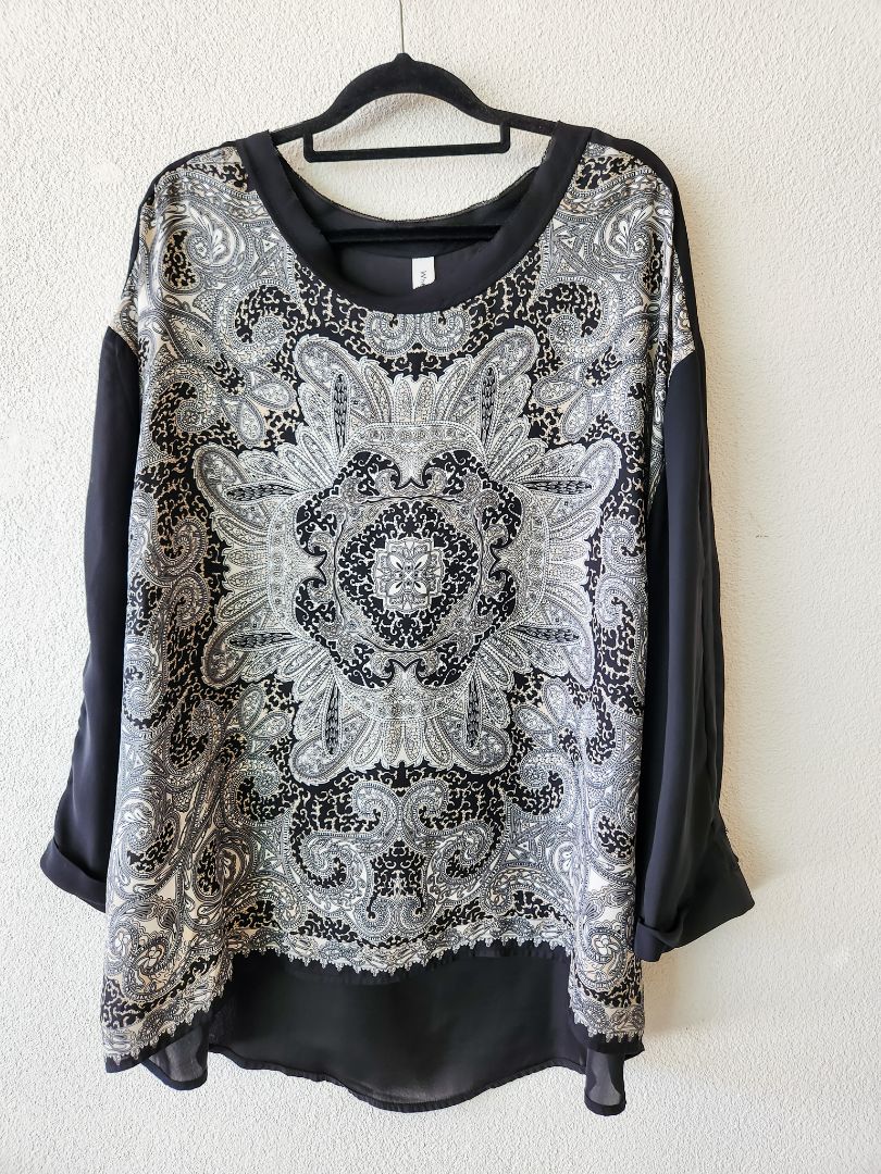Whose Henry top XXL