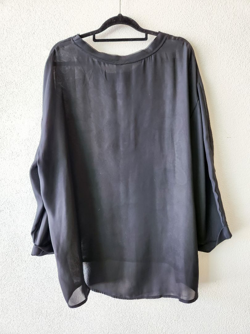 Whose Henry top XXL