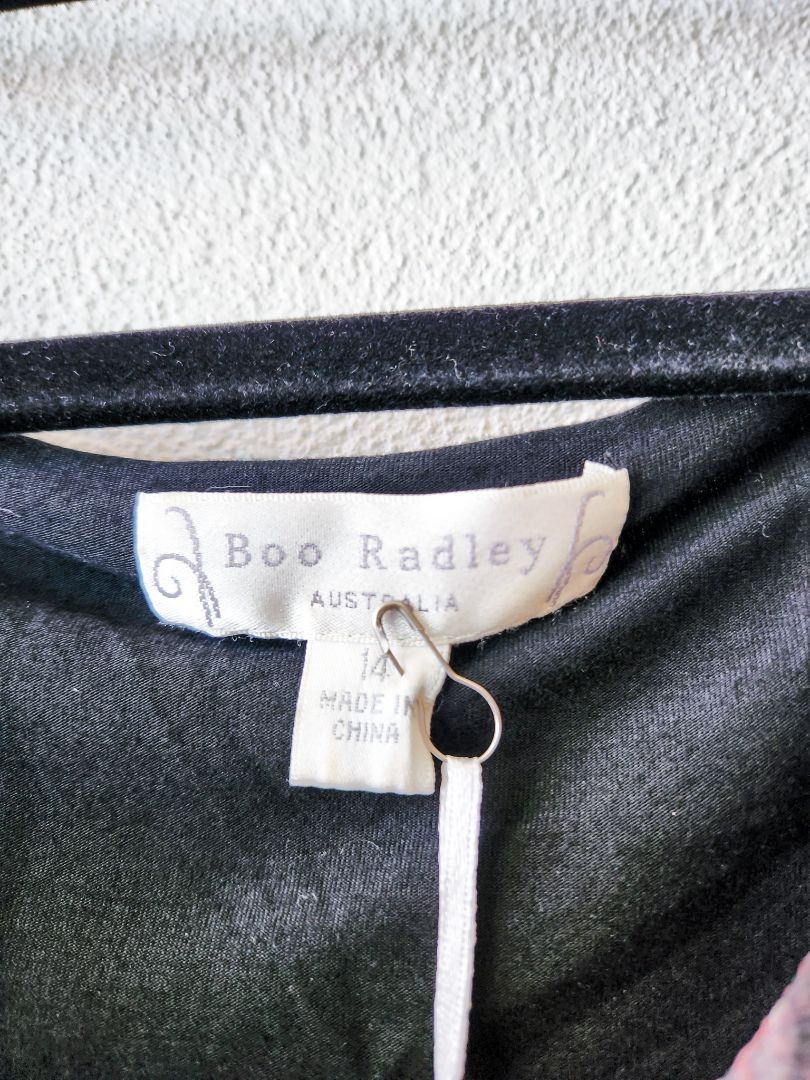 Boo Radley top L