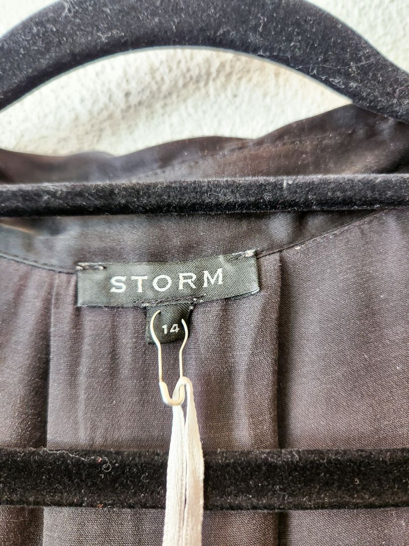Storm top M/L