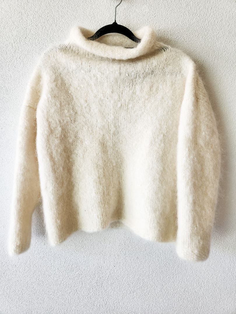 Hand Knit top S
