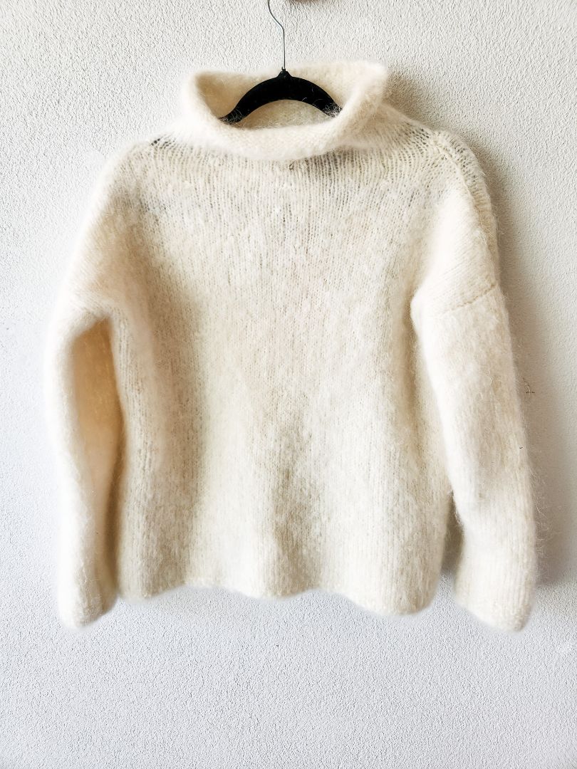 Hand Knit top S