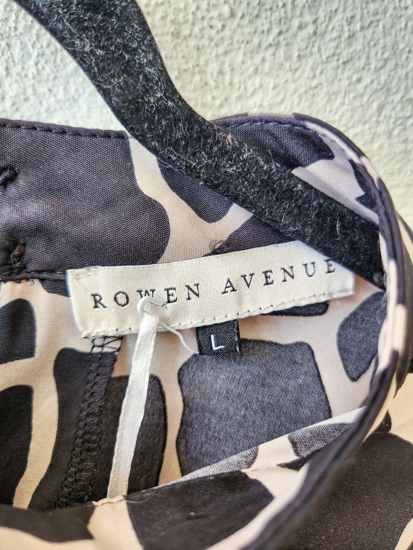 Rowen Avenue top L