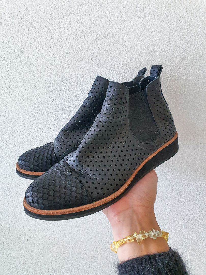 Django &amp; Juliette Shoes 8.5