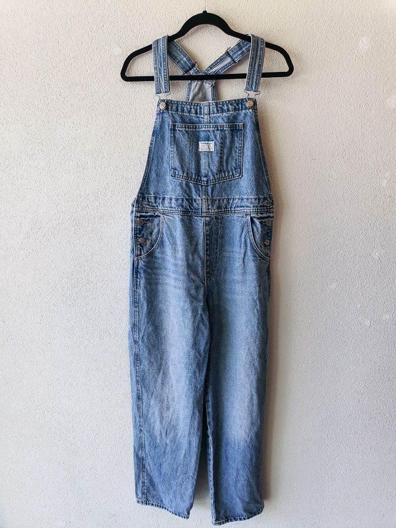 Levis Jumpsuit M