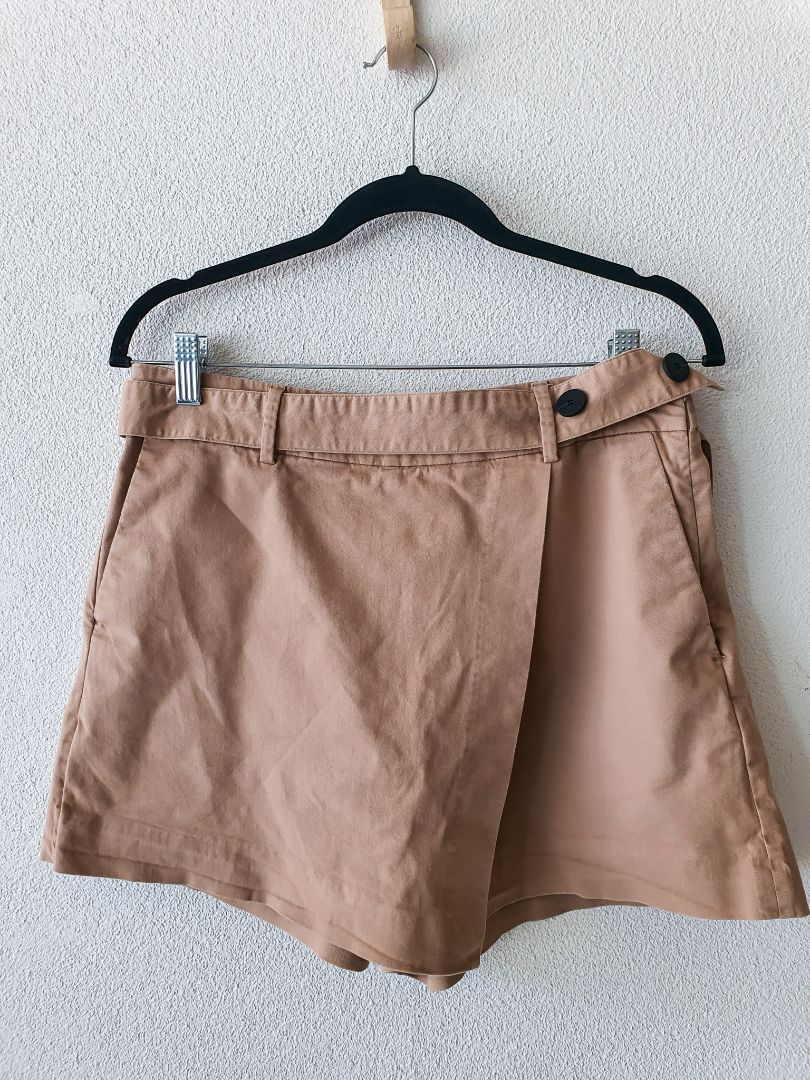 Zara Shorts M