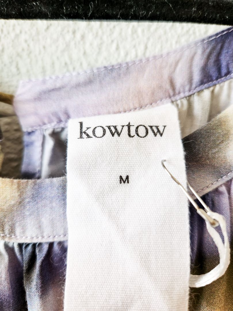 Kowtow top M
