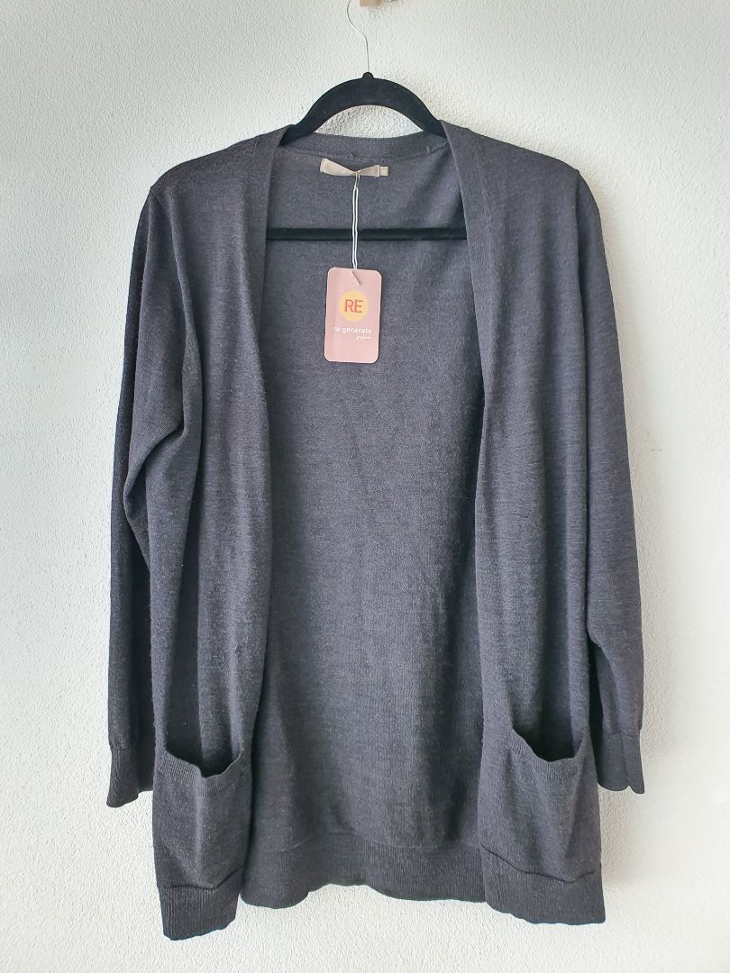 Caroline Sills top M