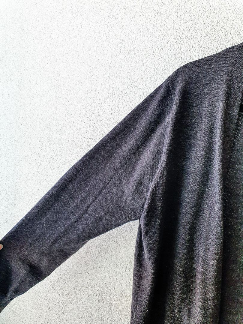 Caroline Sills top M