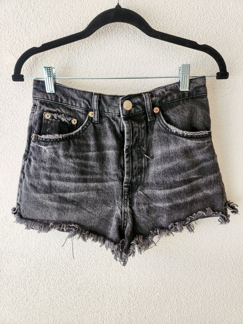 zara Shorts S