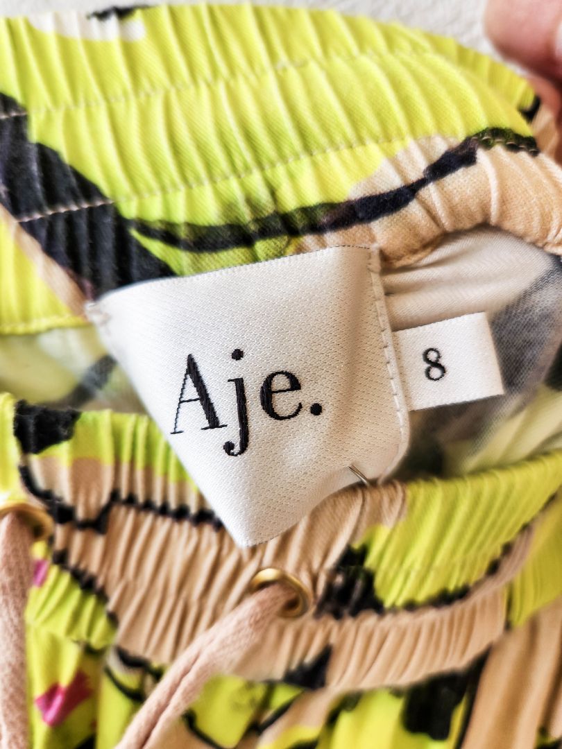 AJE top XS