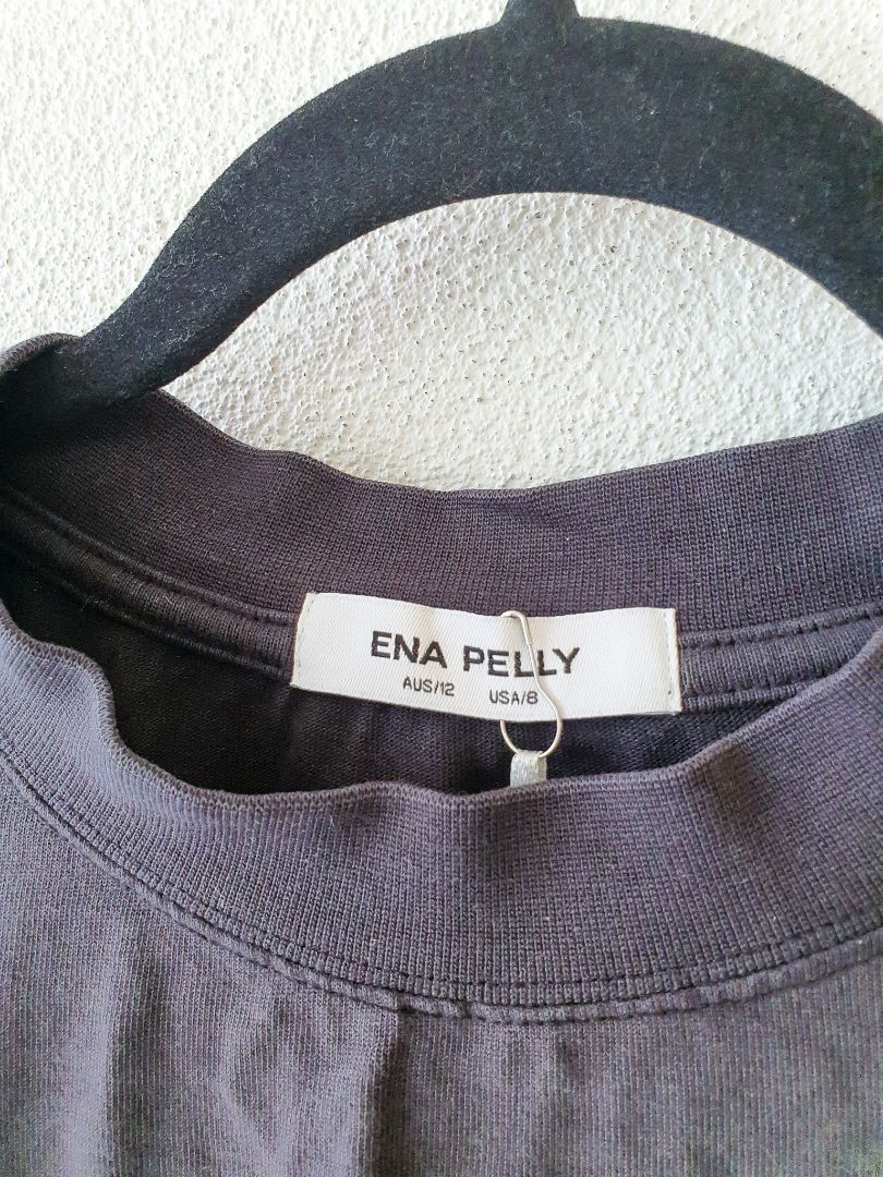 Ena Pelly top M