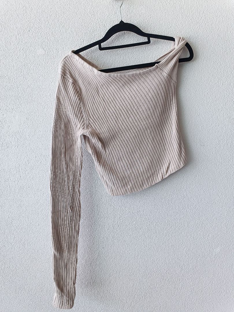 Song of Style top S