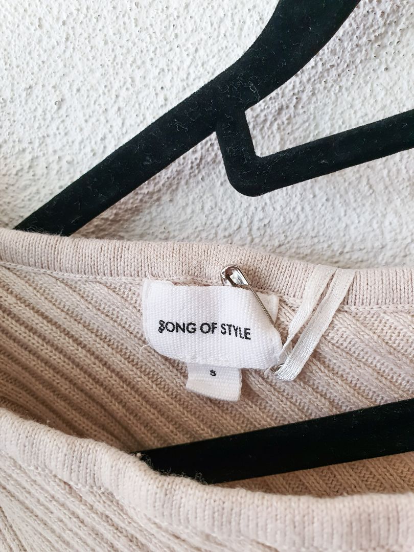 Song of Style top S