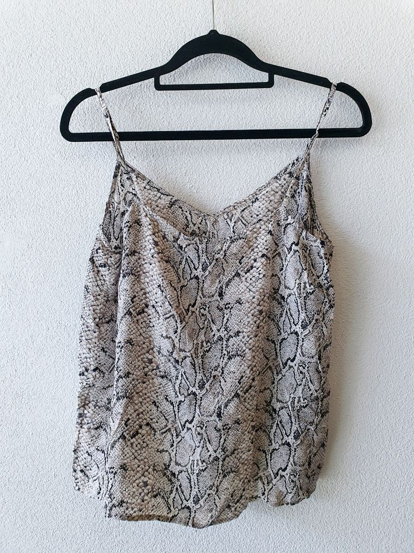 EQUIPMENT top S