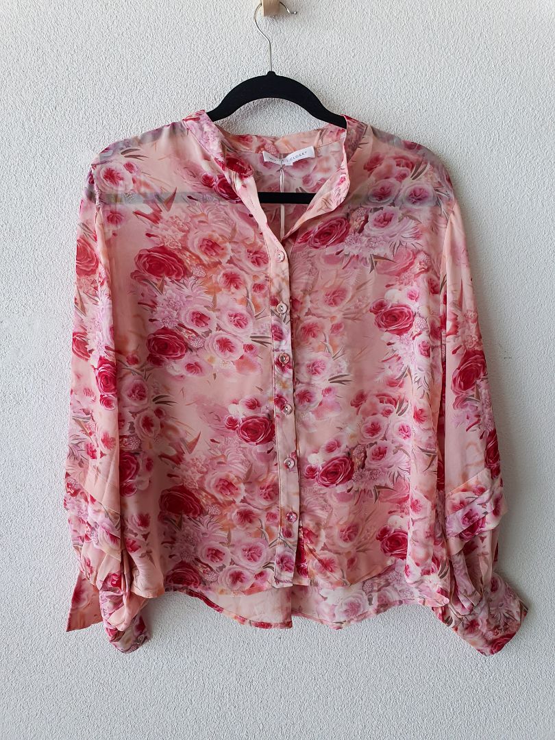 White Closet top XS