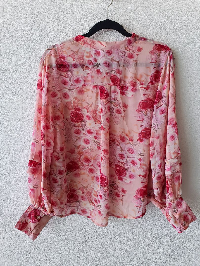 White Closet top XS