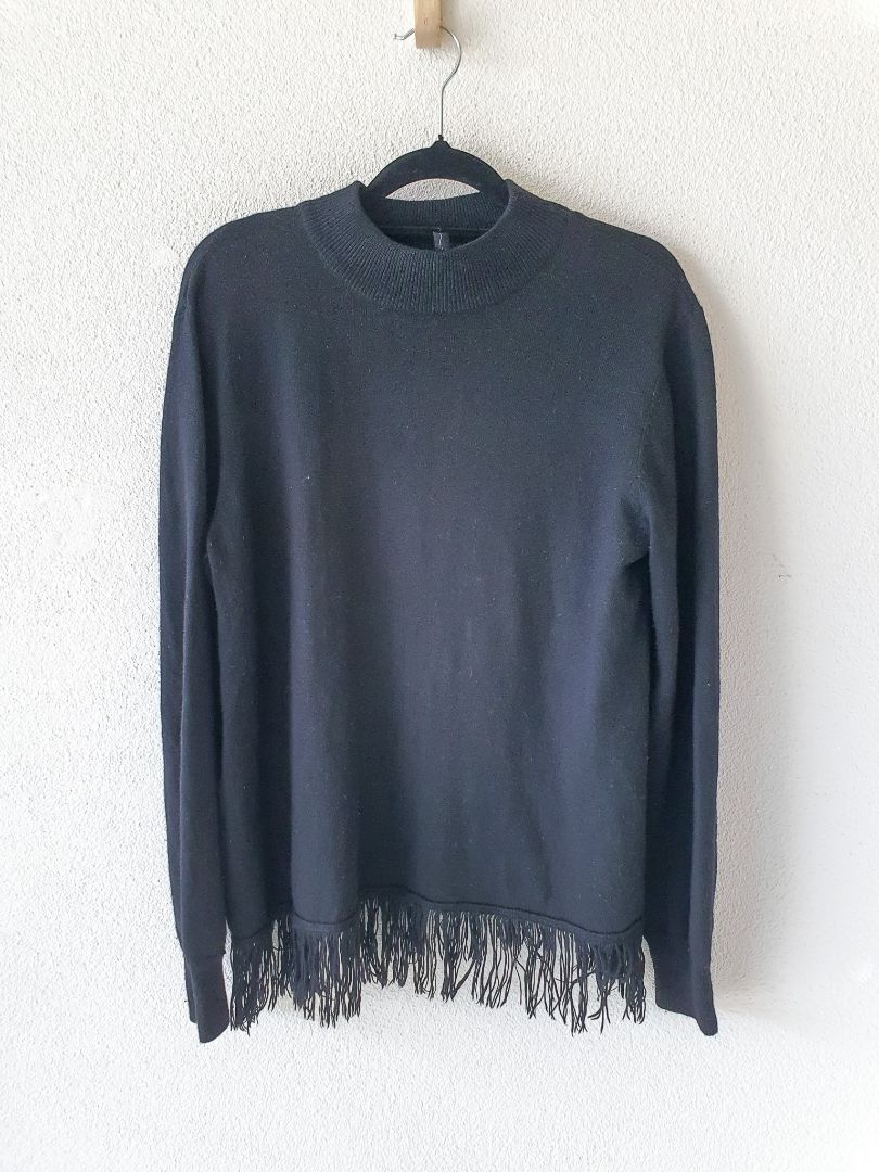 Lonely Jumper M