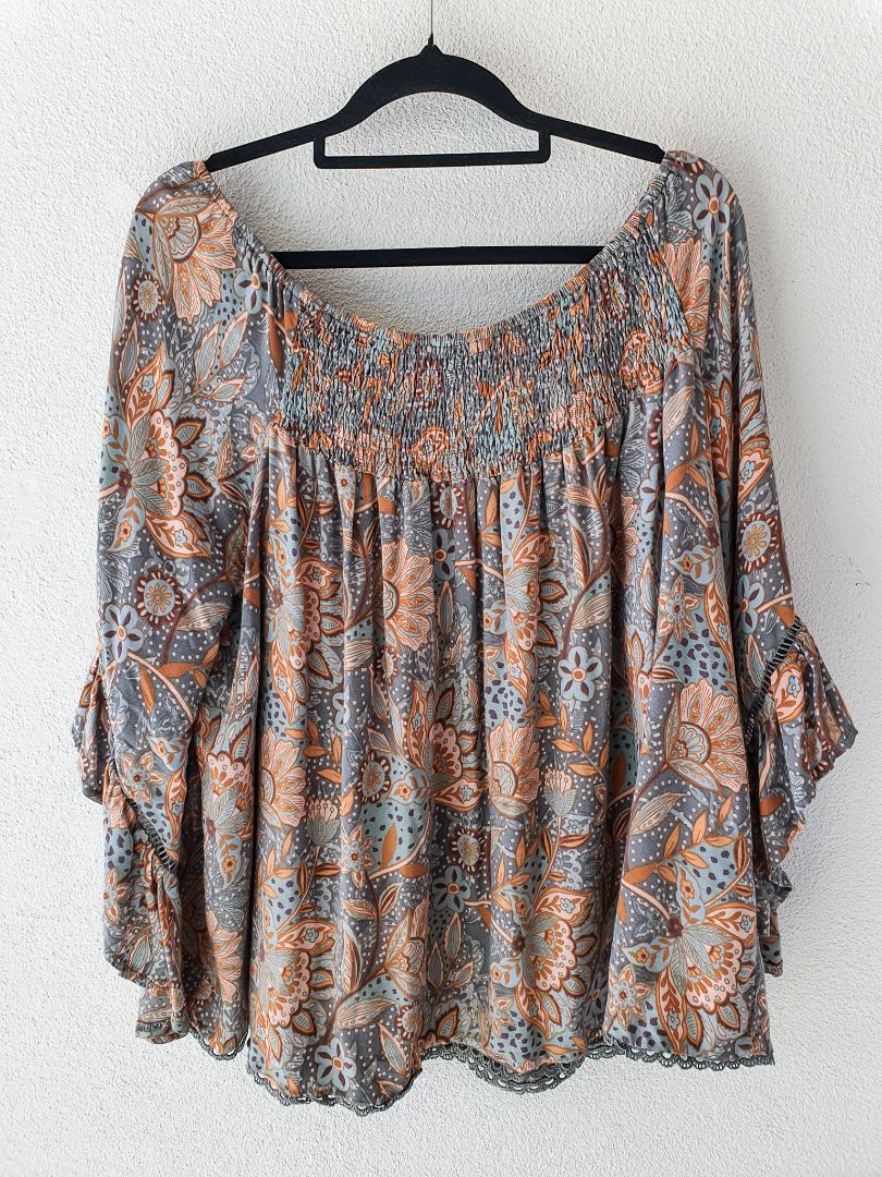Divine Goddess top L