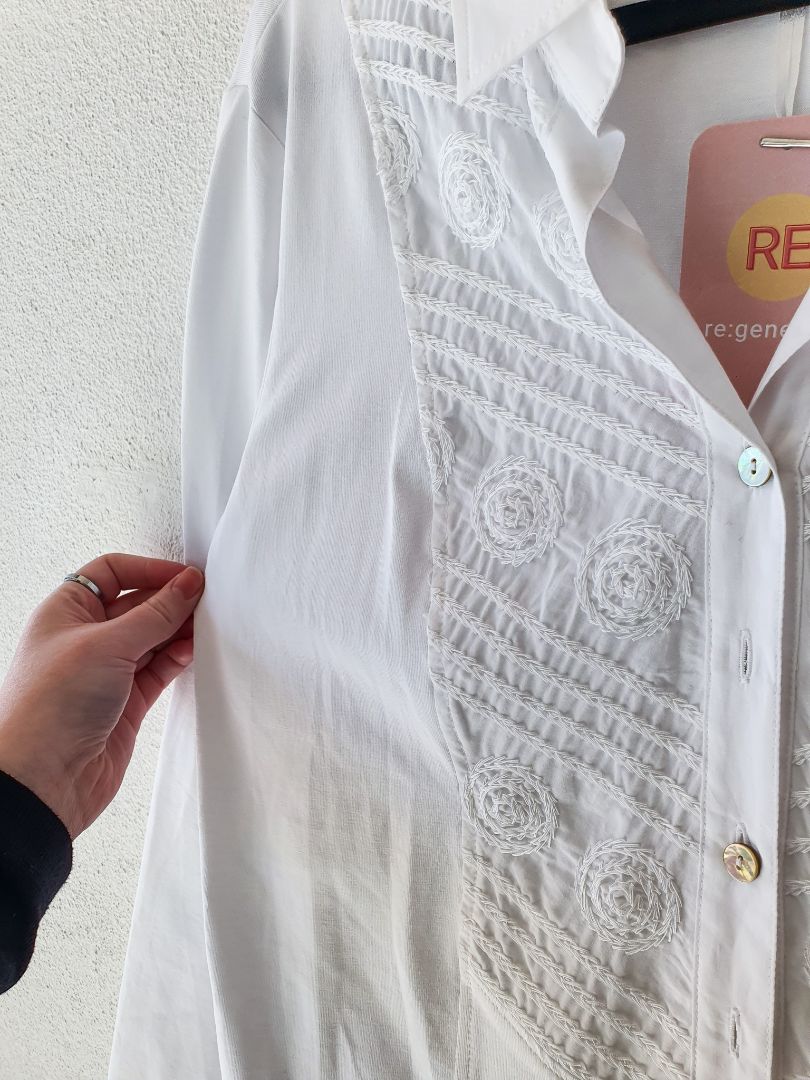 Just white top XL