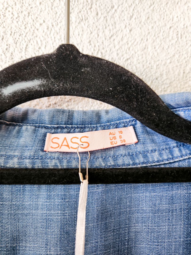 Sass top S