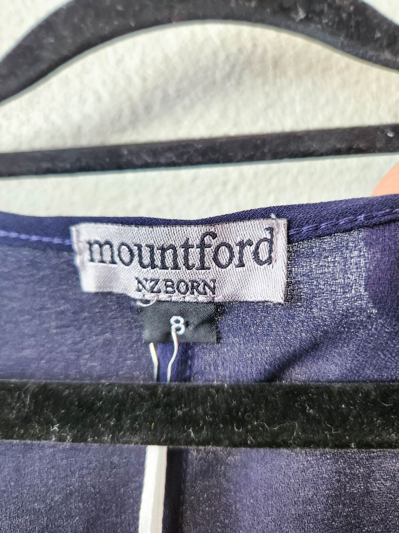 Mountford, NZ Born top XS