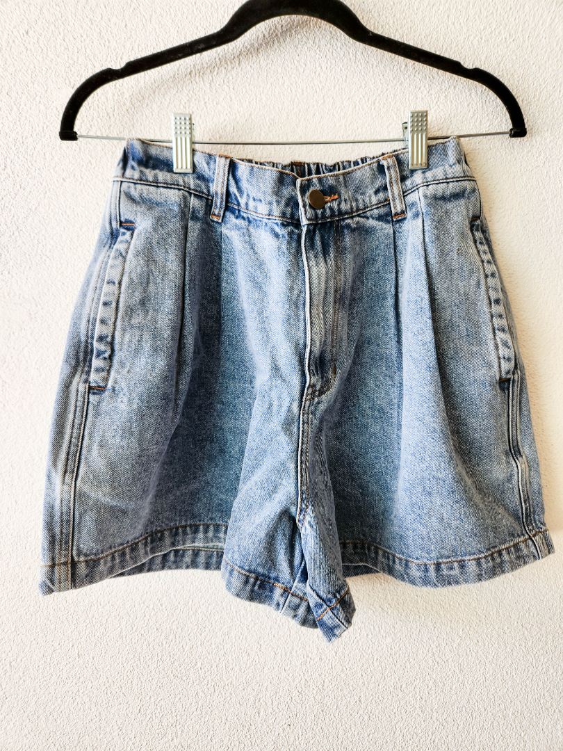 BY ZAH. Shorts S