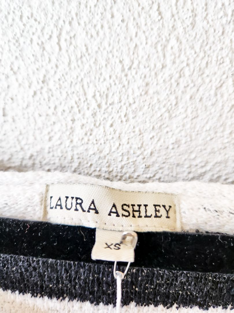 Laura Ashley top XS