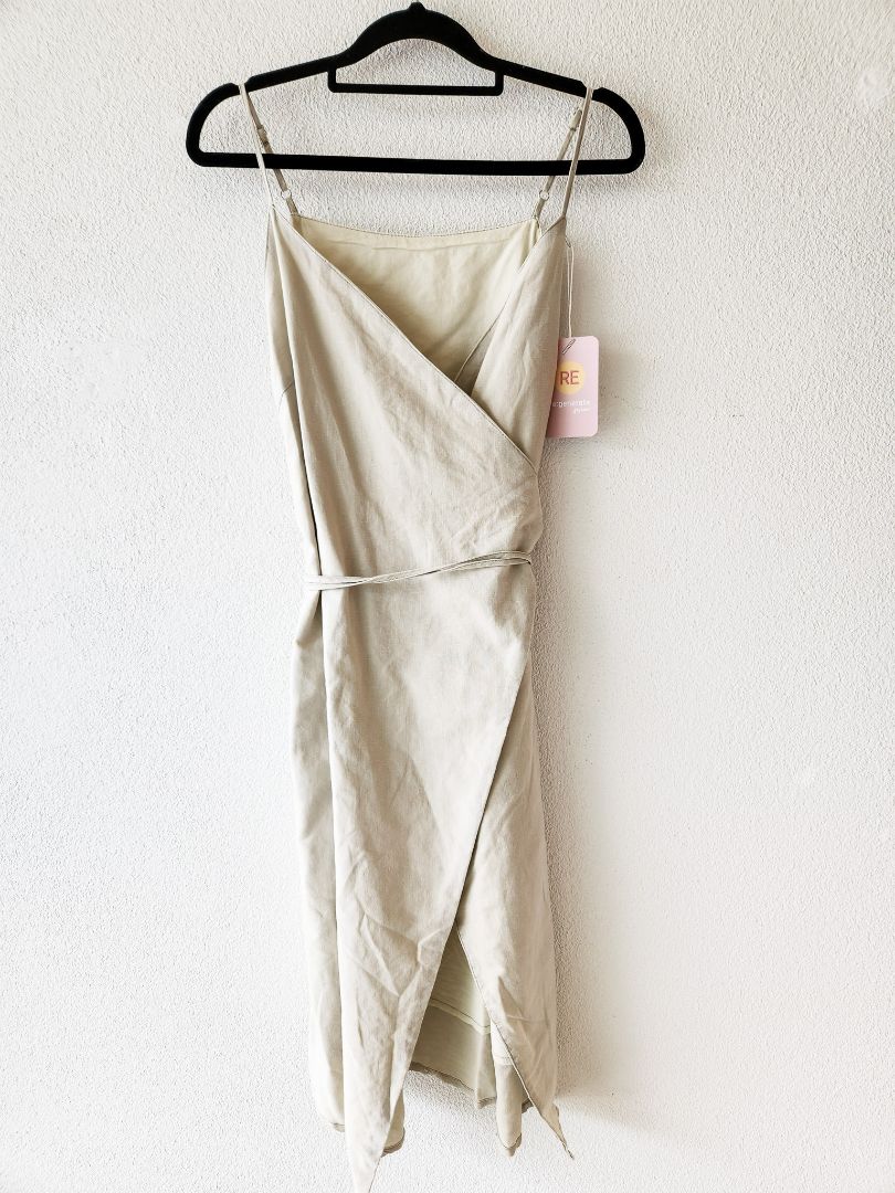 - Dress M