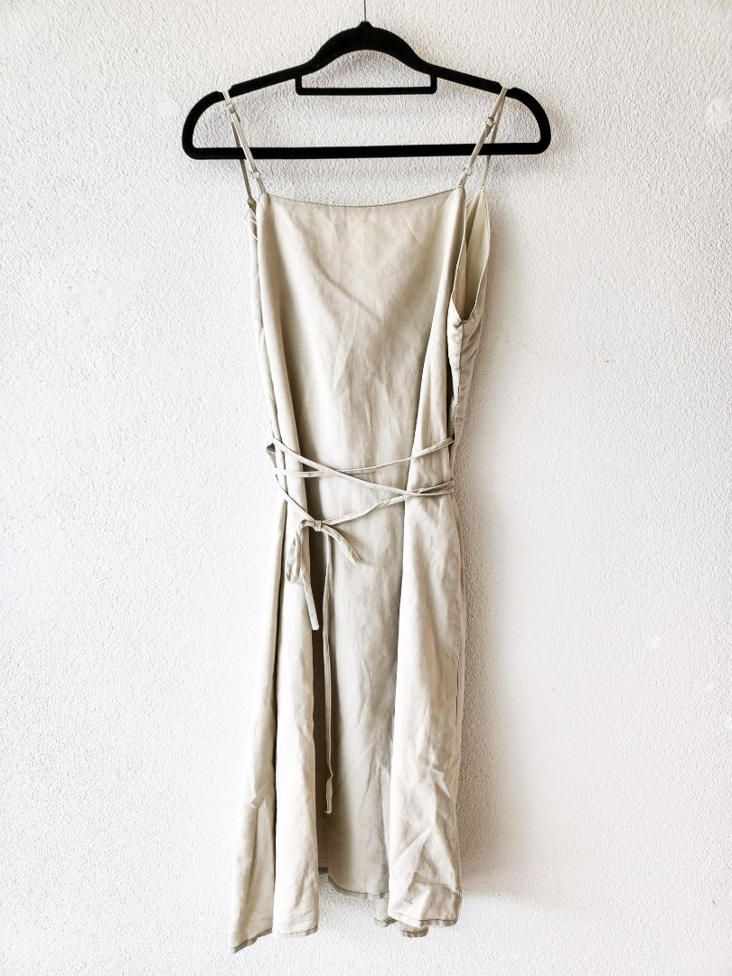 - Dress M