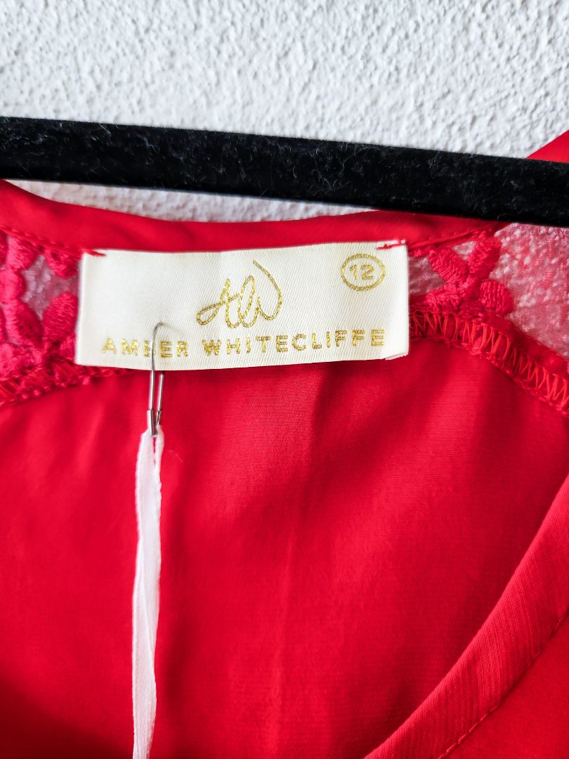 Amber Whitecliffe top M