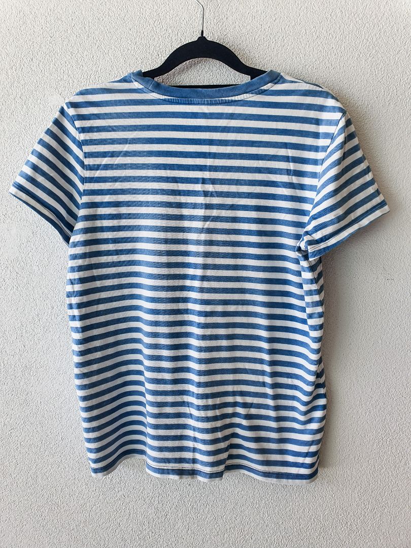 Levi&#39;s top M
