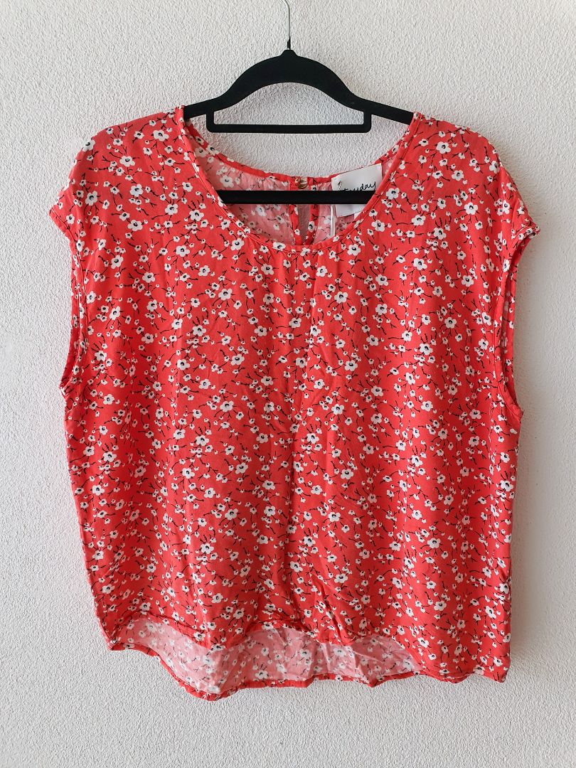 Tuesday top XS