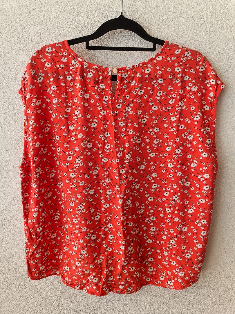 Tuesday top XS